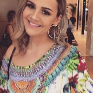 Meet your Posher, Caitlyn